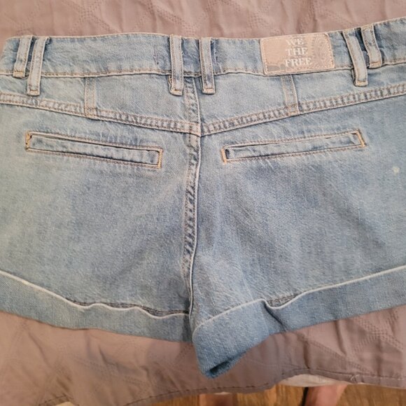 Free People, size 26 waist, lowrise denim shorts - Picture 4 of 4